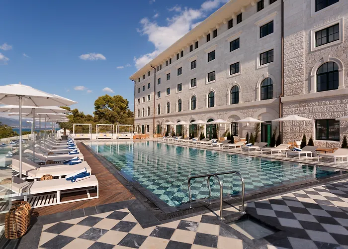 Luxury hotel only: Hotel Brown Beach House & Spa